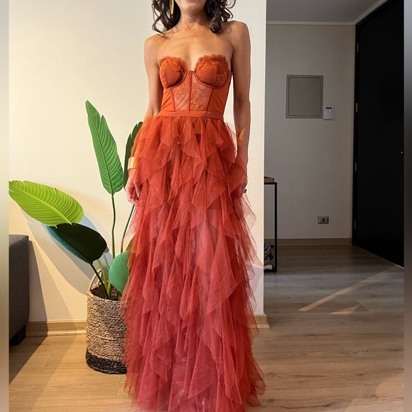 Dresses & Skirts - Strapless Maxi Tulle Dress - perfect for Fall Wedding or Homecoming